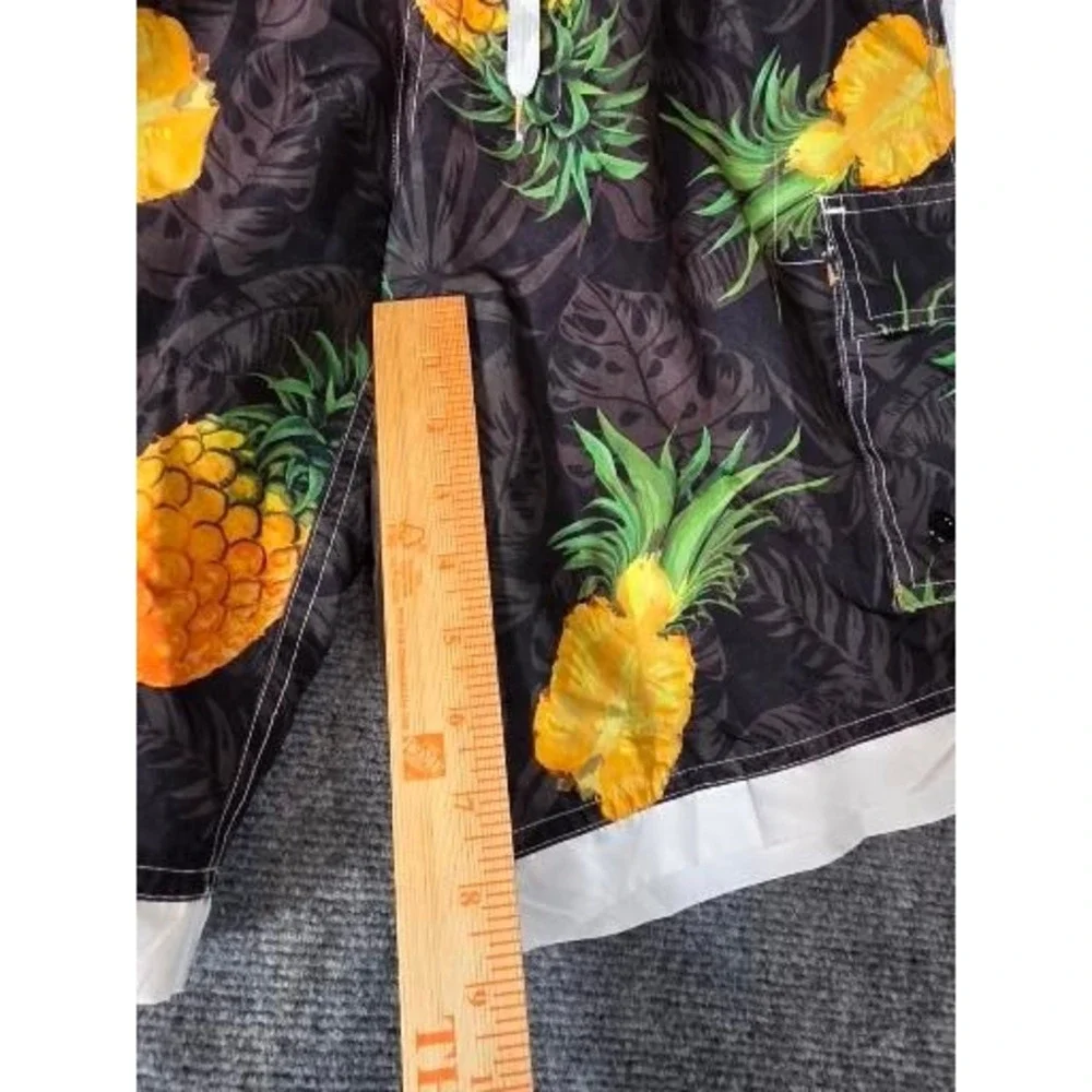 UZZI Mens Pineapple Print Cargo Swim Trunks Black Tropical Board Shorts‎ Sz M